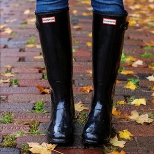Hunter Original Tour Tall Gloss Black Rainboots